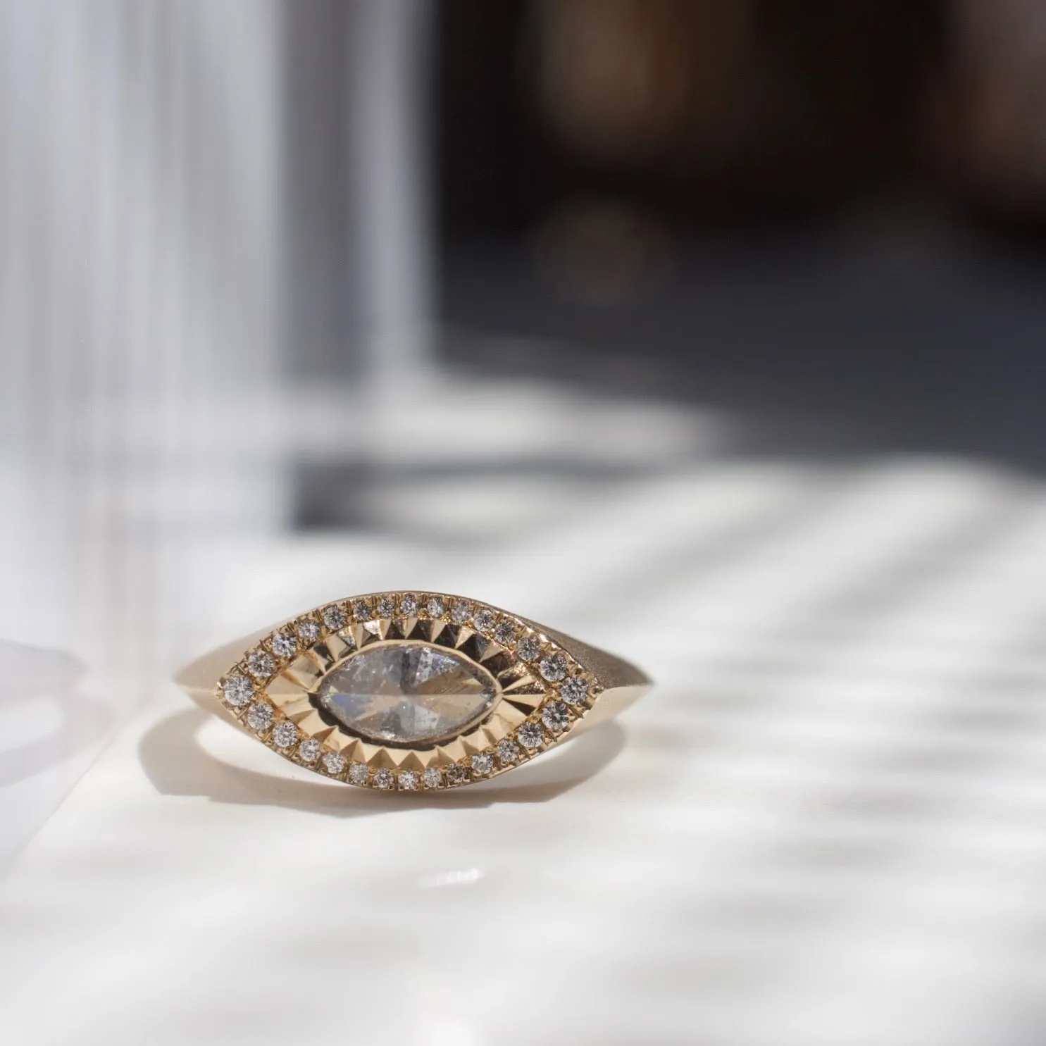 Deco Eye Signet 2