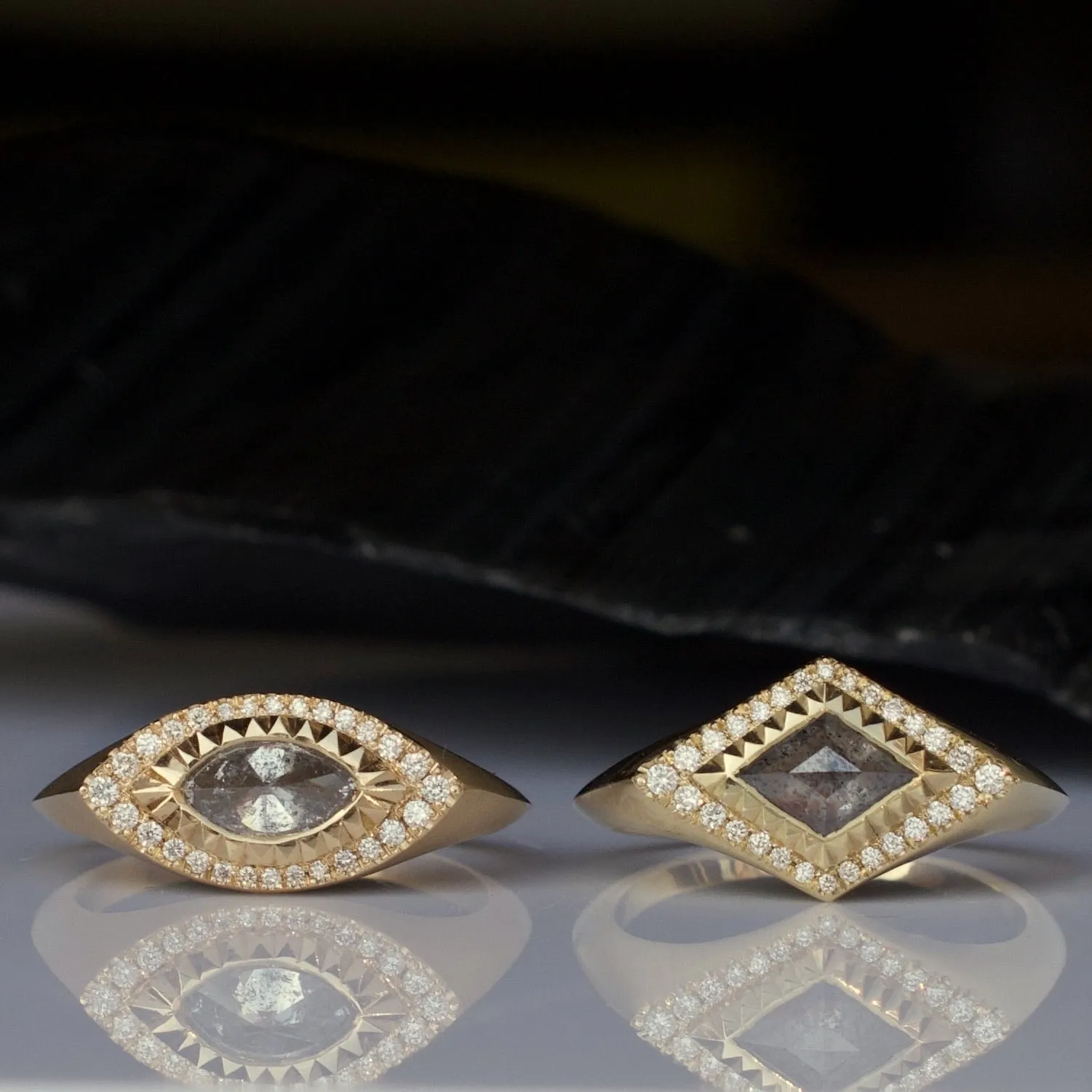 Deco Eye Signet 2