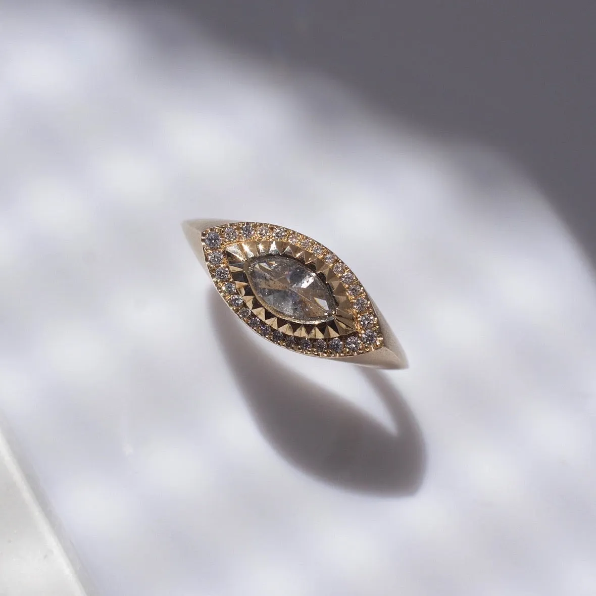 Deco Eye Signet 2