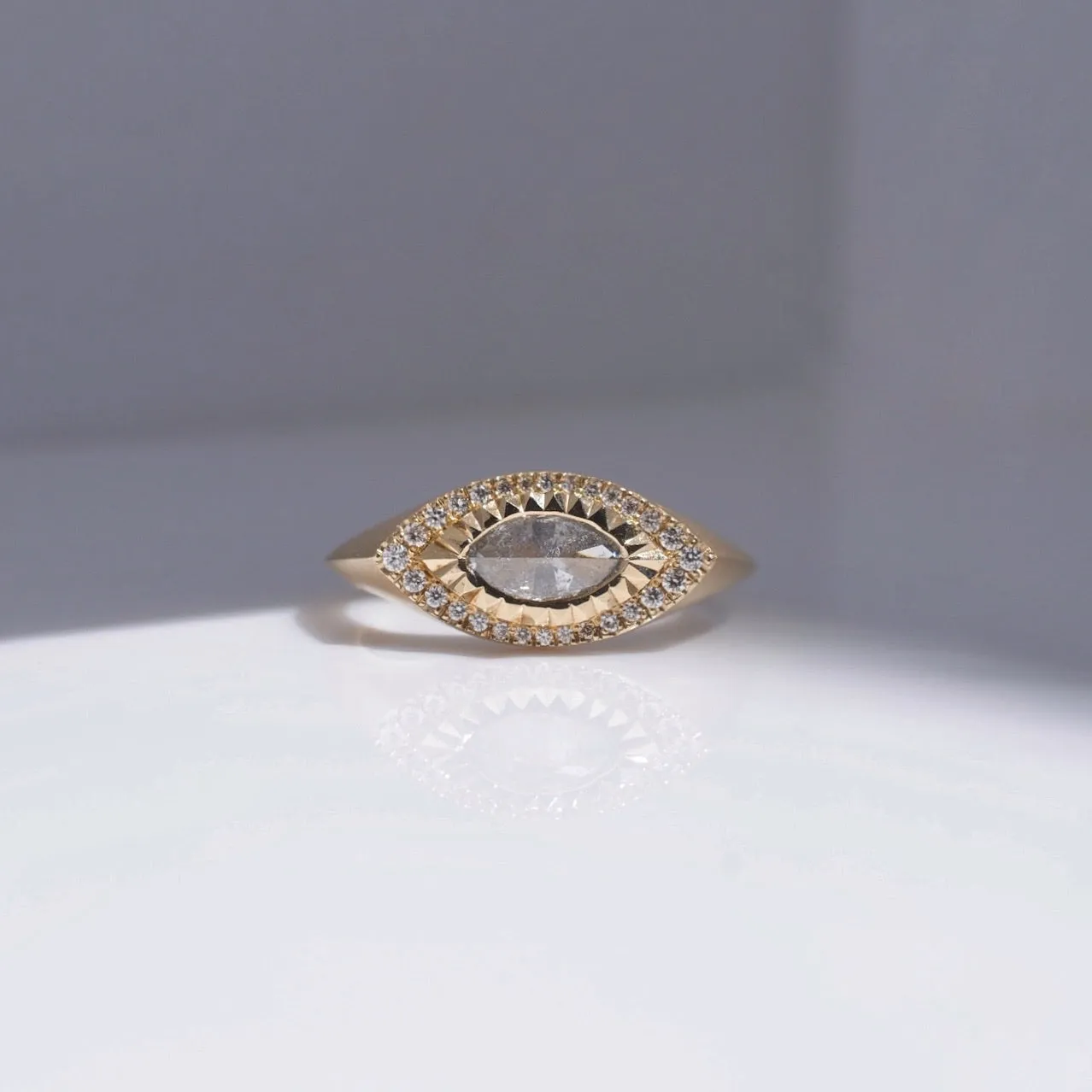Deco Eye Signet 2