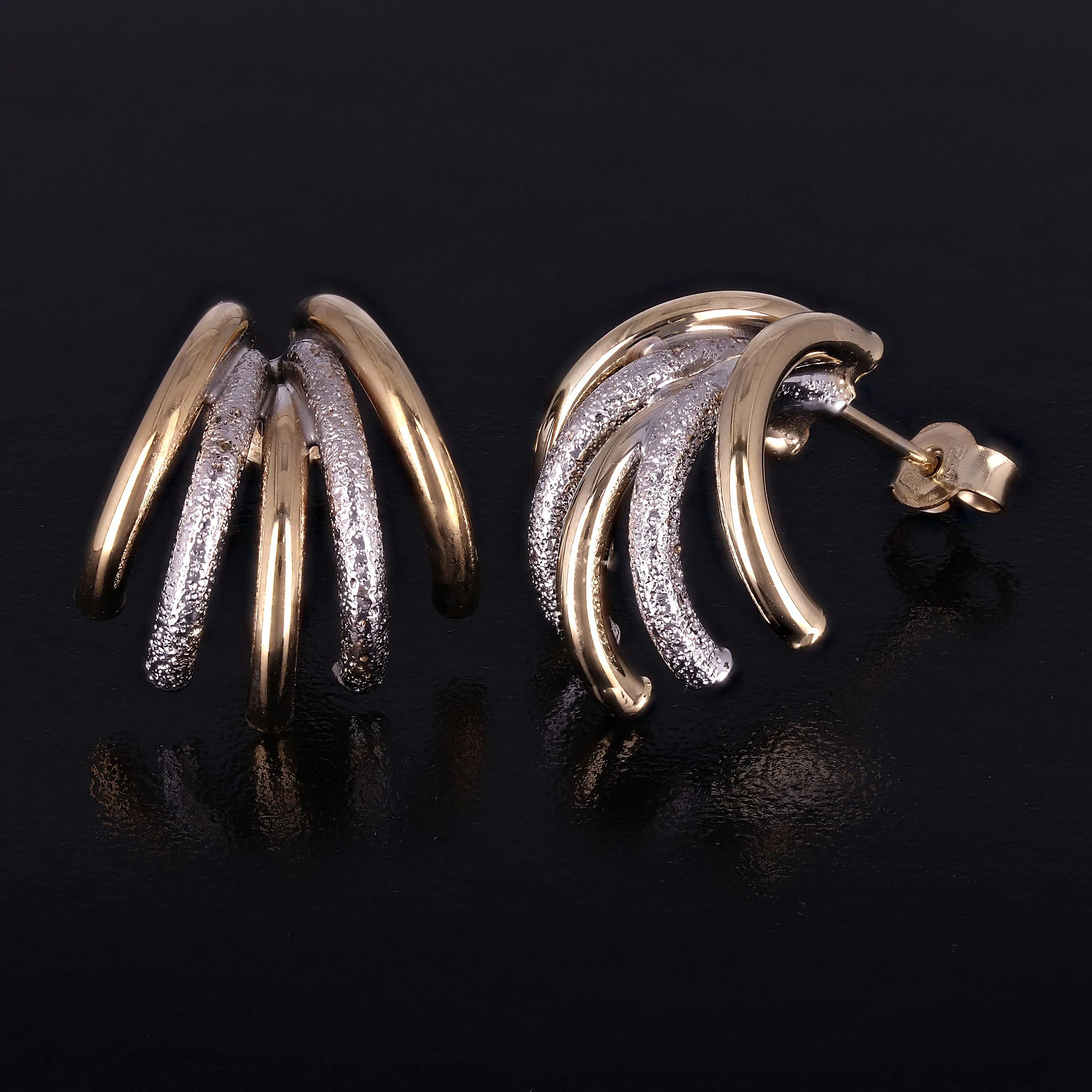 Italian 14k Yellow or White Gold Macaroni Link Cuffed Quarter Hoop Stud Earrings