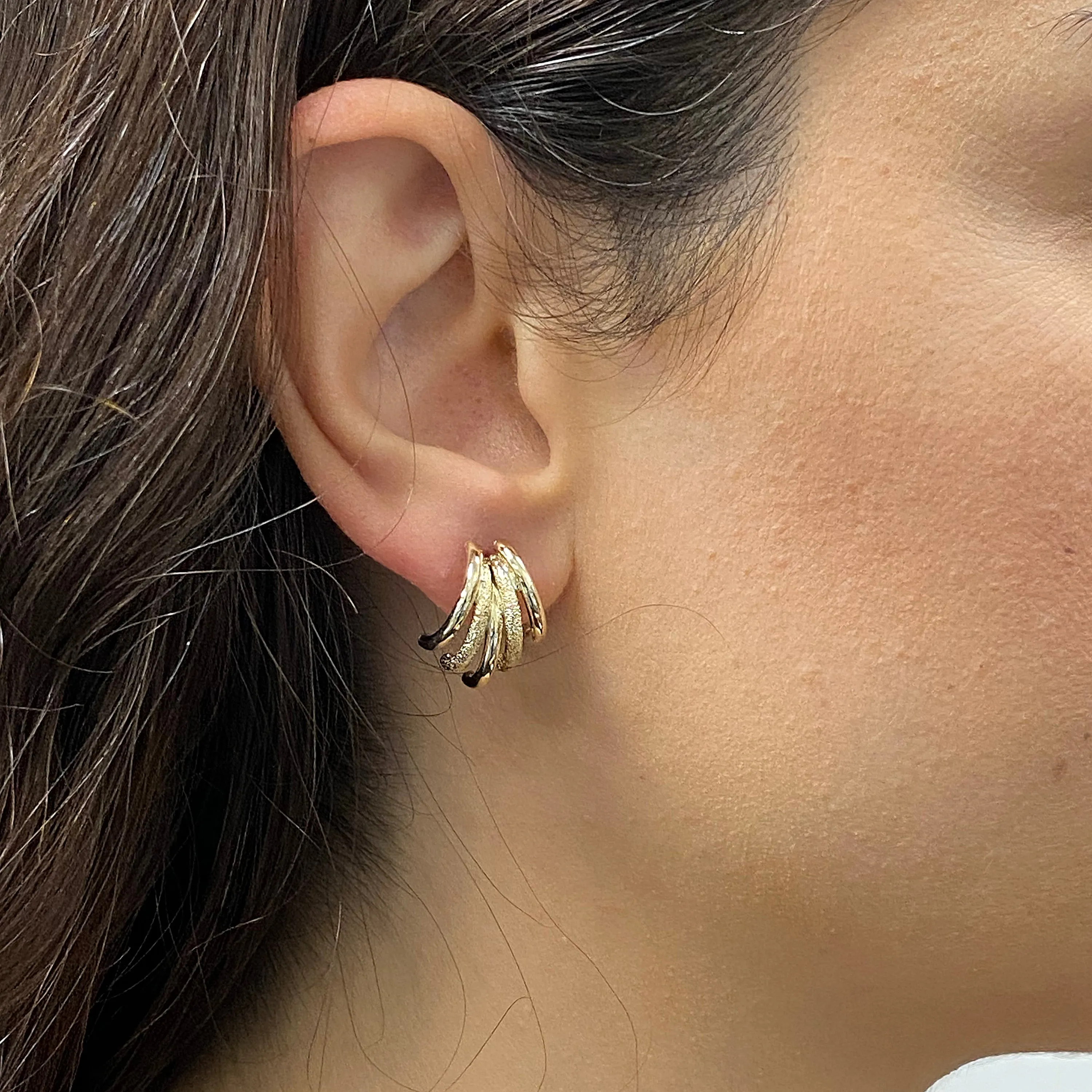 Italian 14k Yellow or White Gold Macaroni Link Cuffed Quarter Hoop Stud Earrings