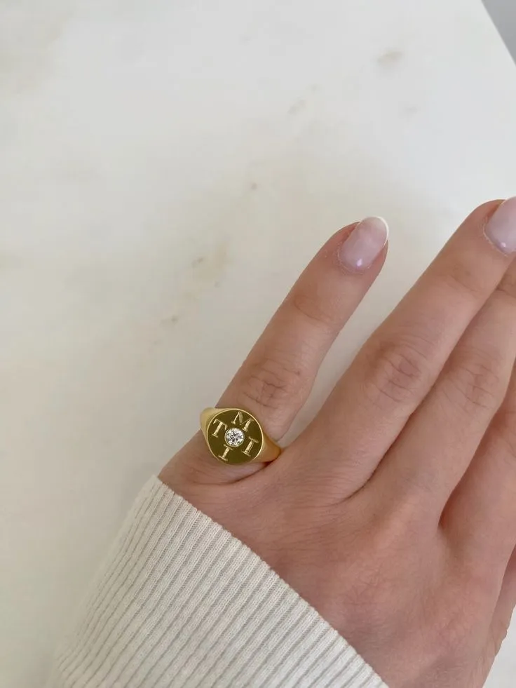 Love Notes Moi et Toi Diamond Pinky Signet Ring