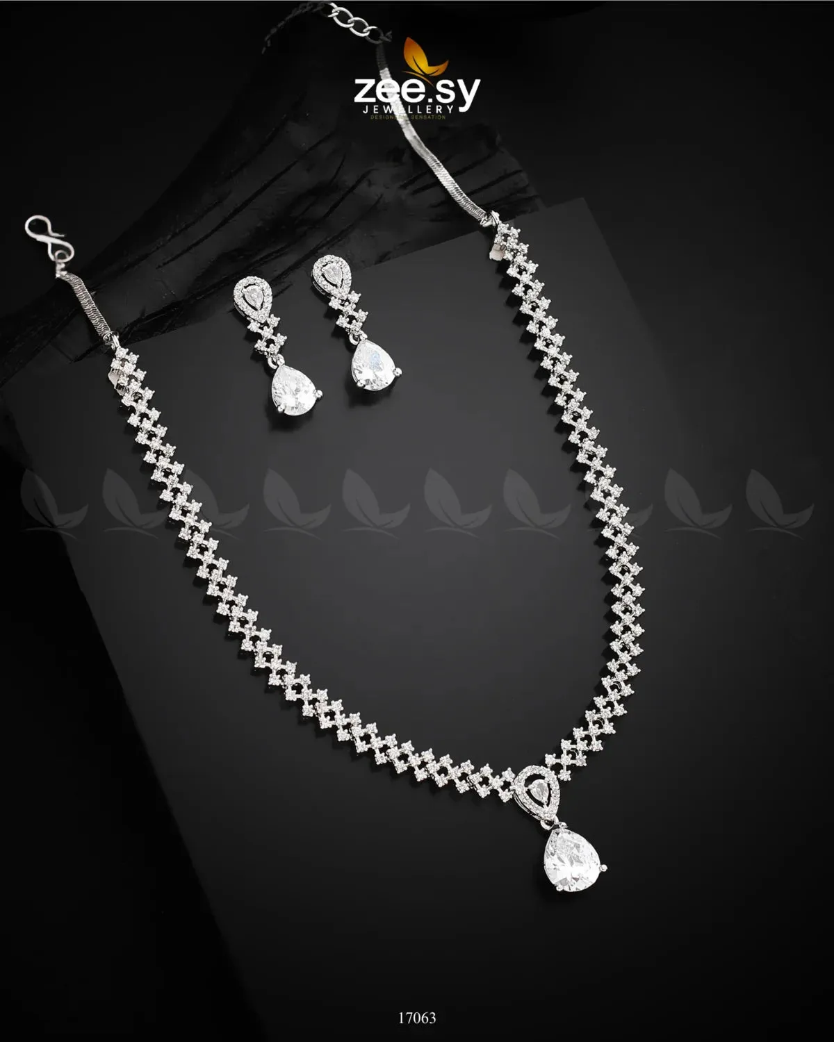 Nargis Zircon Necklace