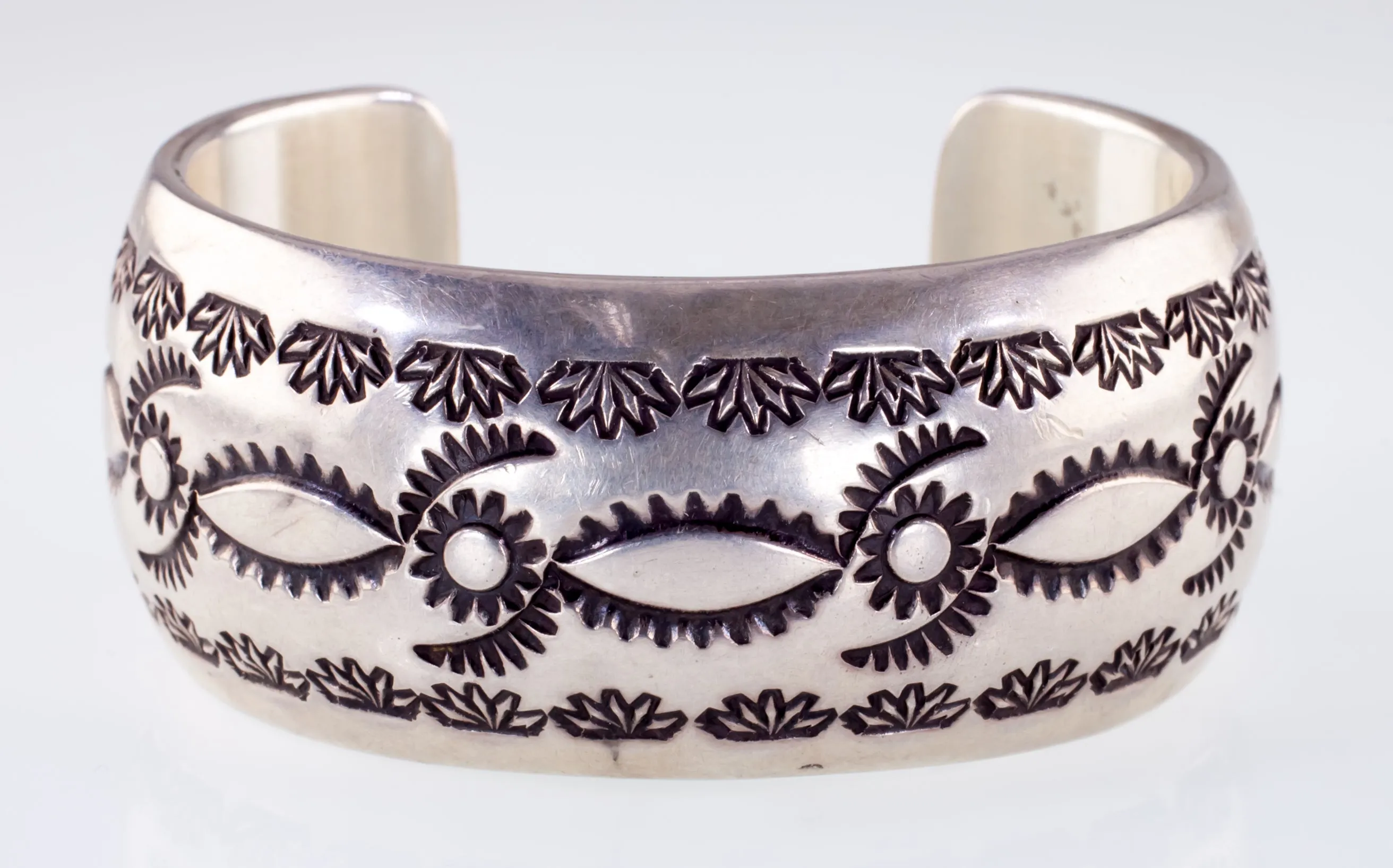 Navajo W. TAHE Stamp Design Sterling Silver Cuff Bracelet