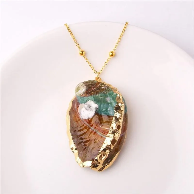 New Boho Conch Shell Amazing Necklace Sea Beach Shell Chain Pendant Elegant Necklace For Women Collier Femme Shell Cowrie Modern Summer Jewelry Bohemian