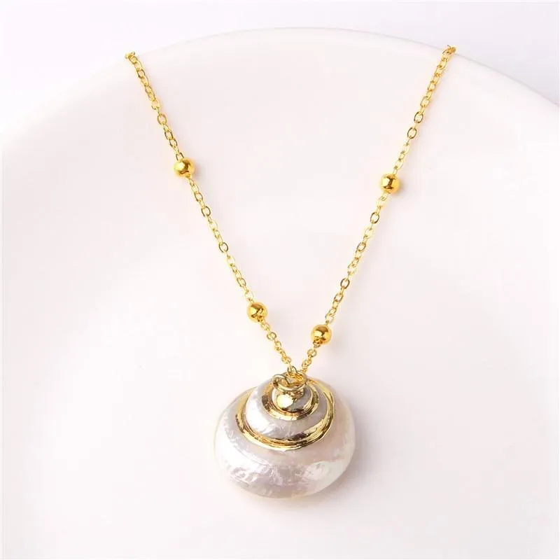 New Boho Conch Shell Amazing Necklace Sea Beach Shell Chain Pendant Elegant Necklace For Women Collier Femme Shell Cowrie Modern Summer Jewelry Bohemian