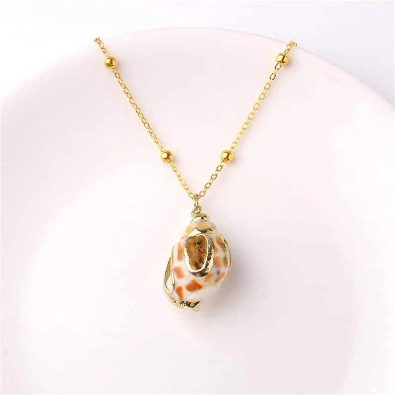 New Boho Conch Shell Amazing Necklace Sea Beach Shell Chain Pendant Elegant Necklace For Women Collier Femme Shell Cowrie Modern Summer Jewelry Bohemian