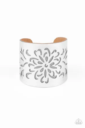 PAPARAZZI Get Your Bloom On - Silver