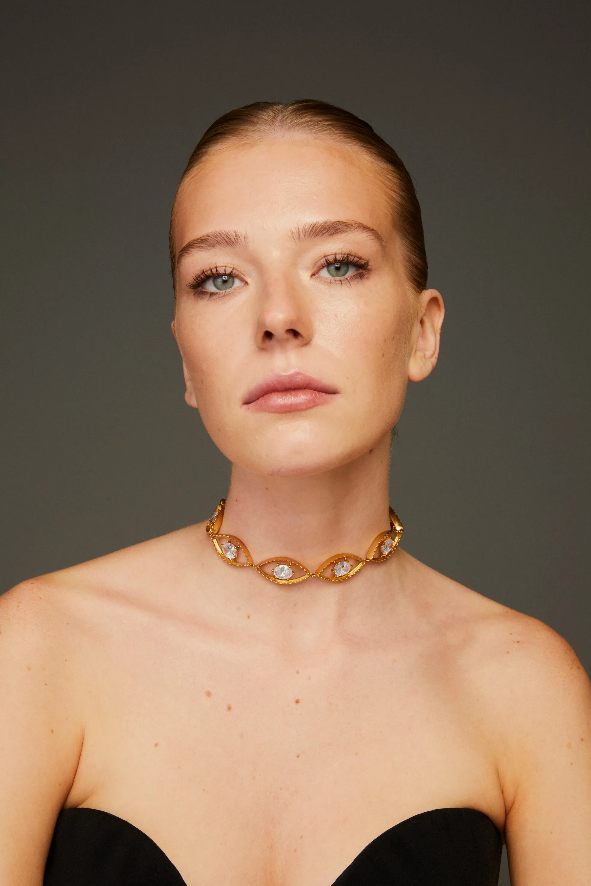 PROTECTOR EYE CHOKER