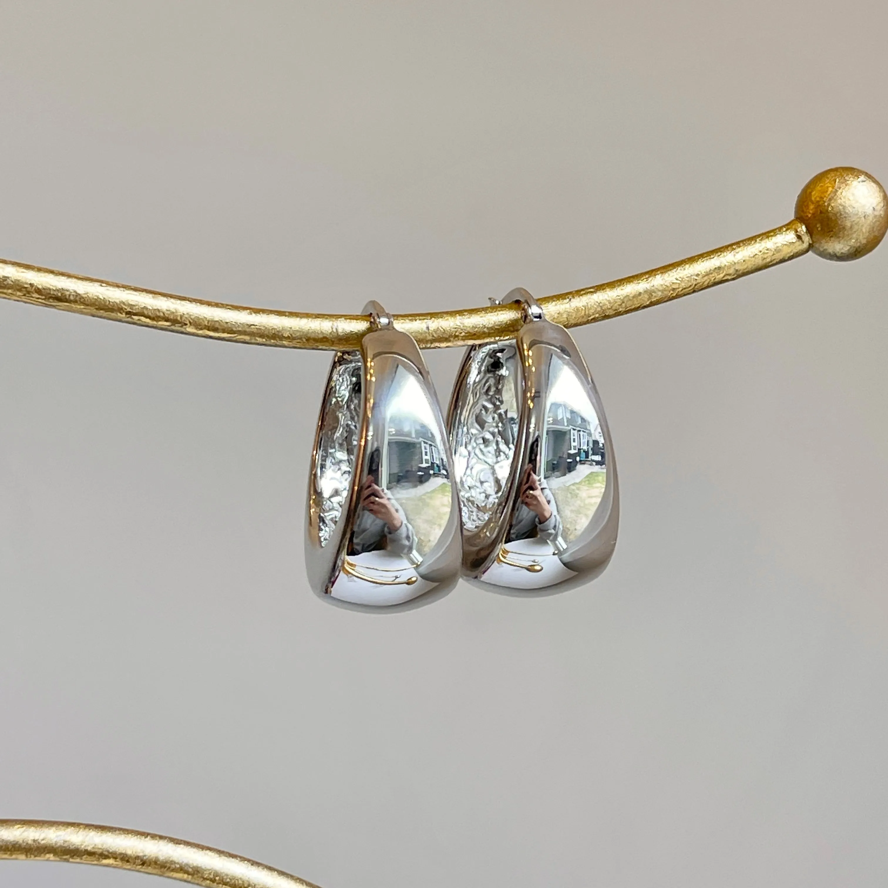 Sterling Silver Tapered Tube Round Hoop Earrings 26mm