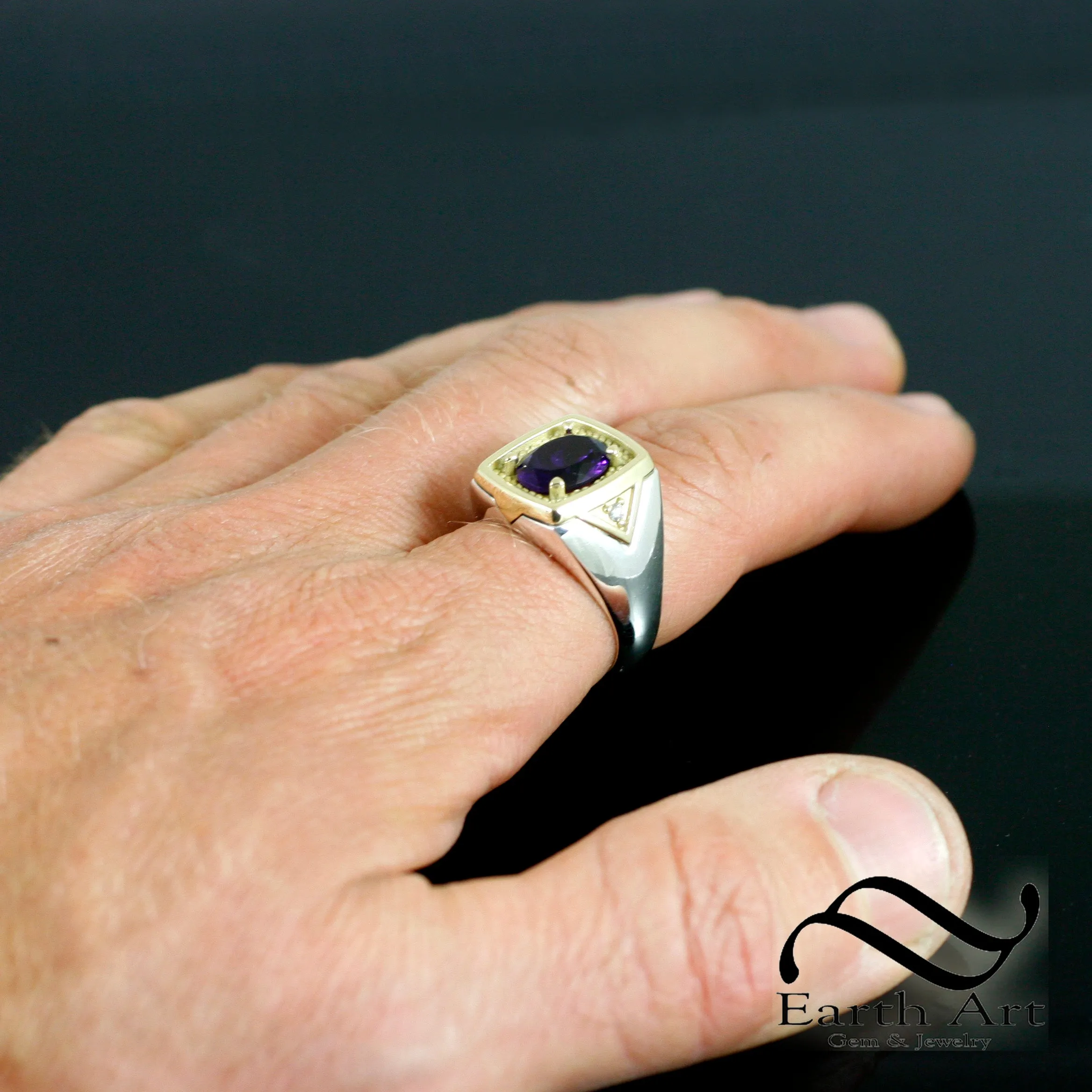 Timeless Amethyst Signet Ring - 3.25 ct - Mixed Metal