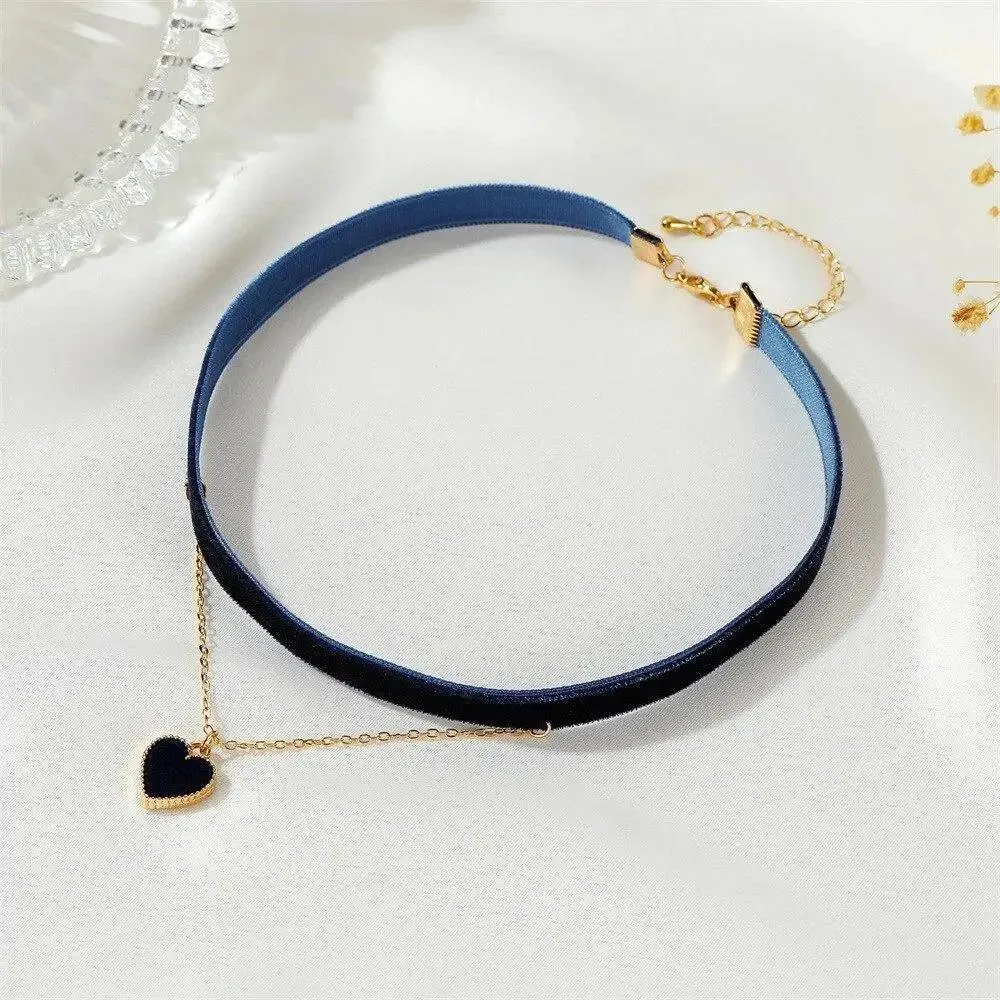 Trendy Simple Gothic Heart Pendant Choker Necklace Punk Choker Necklace for Women Girls Fashion Jewelry