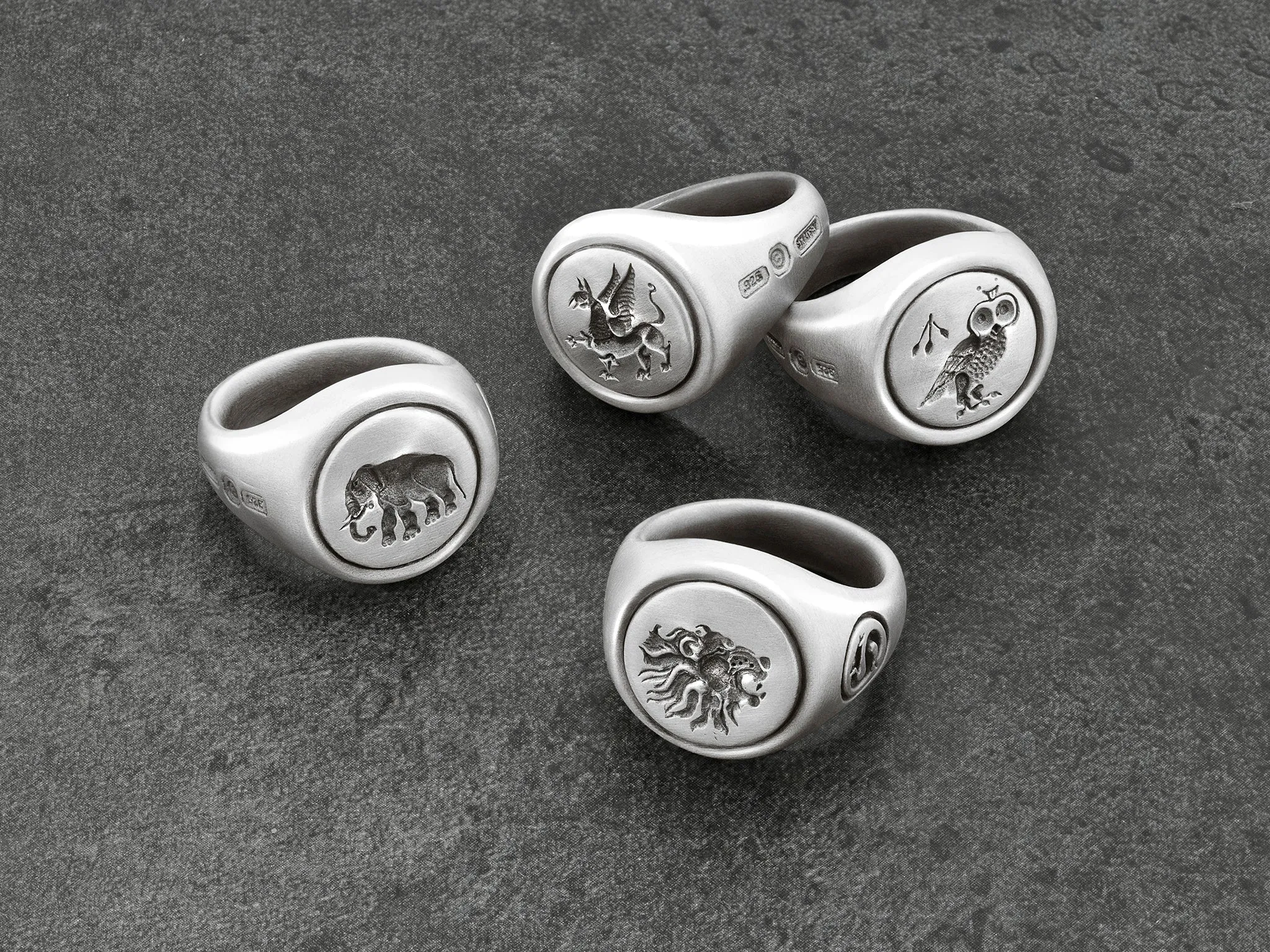 Wolf Signet Ring in Sterling Silver
